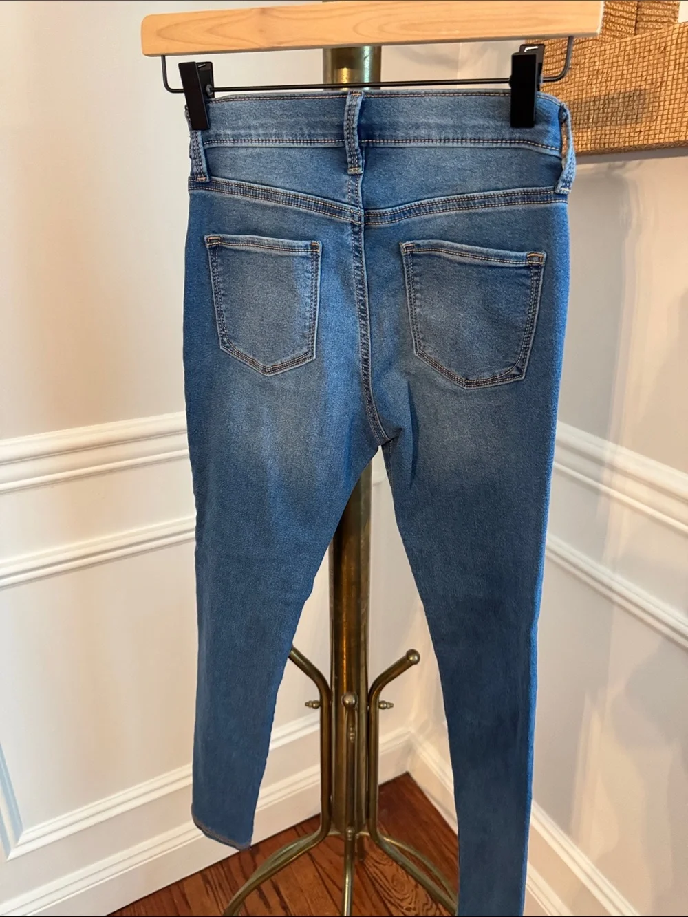 Old Navy Girls Skinny Jeans in Medium Blue Wash